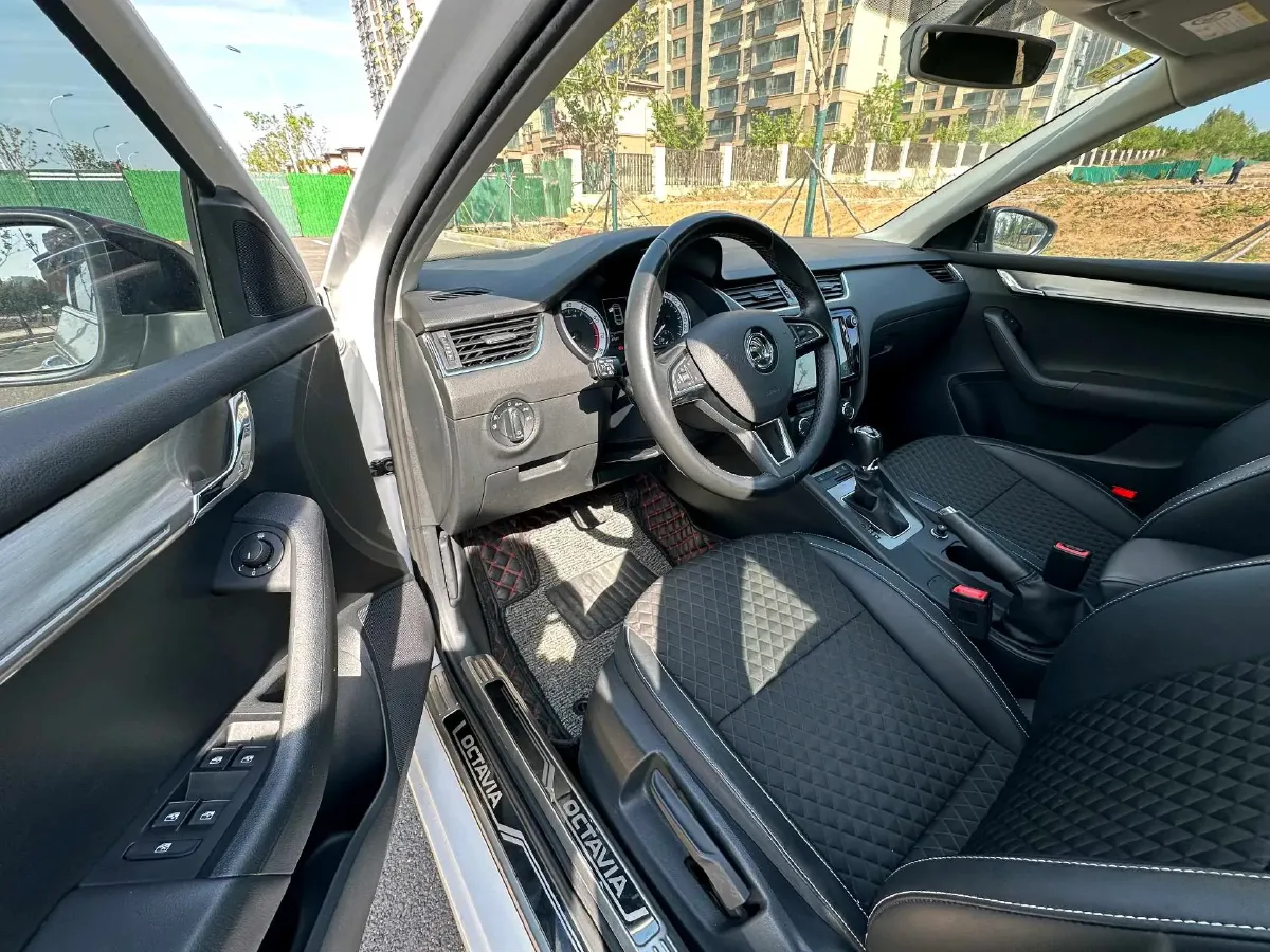 2018 Skoda Octavia 1.4T 150HP L4 7DCT,autocango,china used car exporter,china ev exporter,chinese used car exporter,chinese used ev exporter