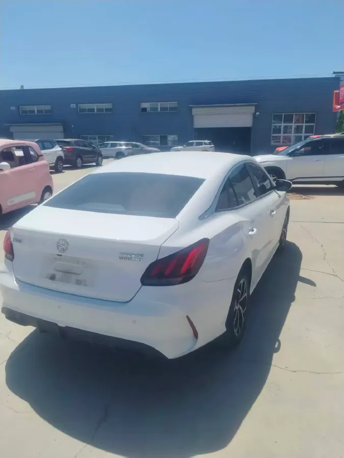 2022 MG 5 1.5L 120HP L4 5MT,autocango,china used car exporter,china ev exporter,chinese used car exporter,chinese used ev exporter