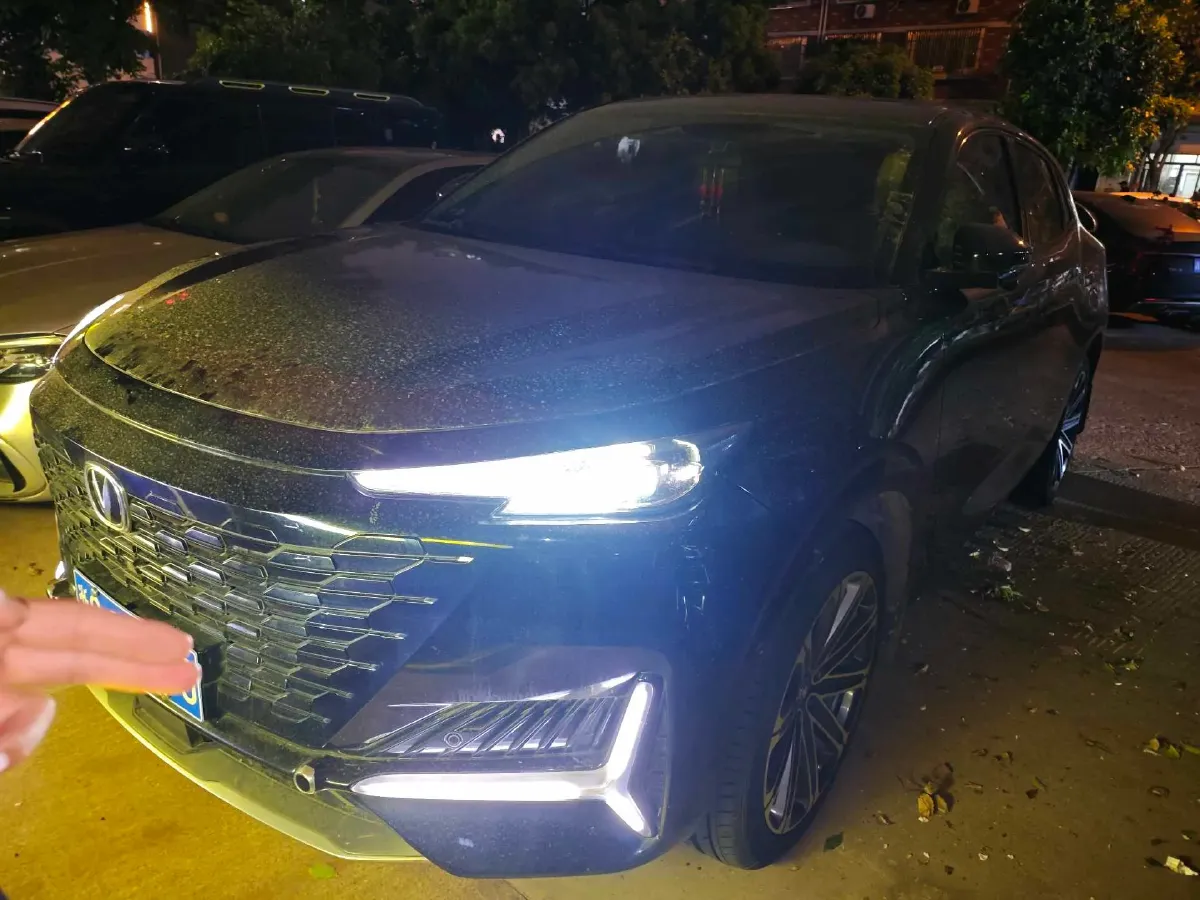 2021 ChangAn UNI-K 2.0T 233HP L4 8AT,autocango,china used car exporter,china ev exporter,chinese used car exporter,chinese used ev exporter