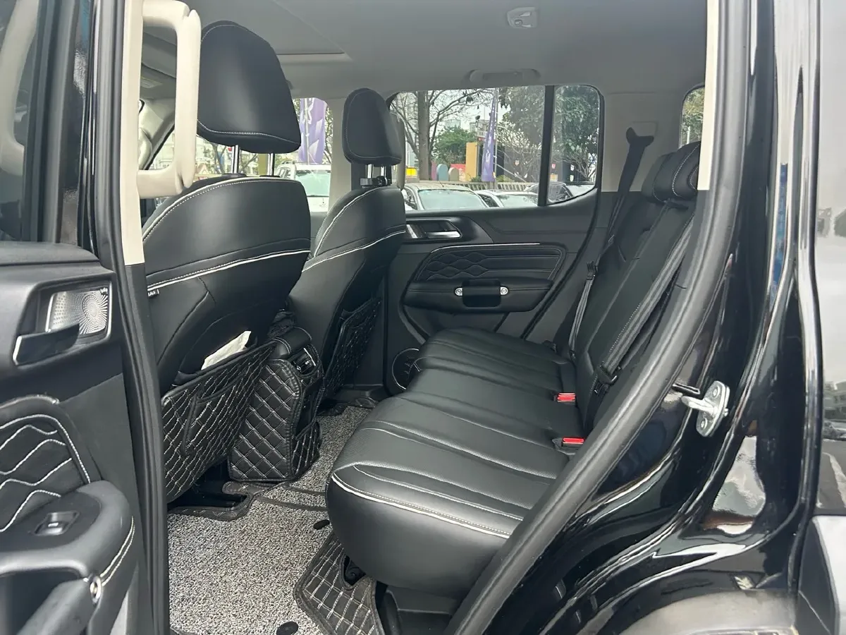 2021 Tank 300 2.0T 227HP L4 8AT,autocango,china used car exporter,china ev exporter,chinese used car exporter,chinese used ev exporter