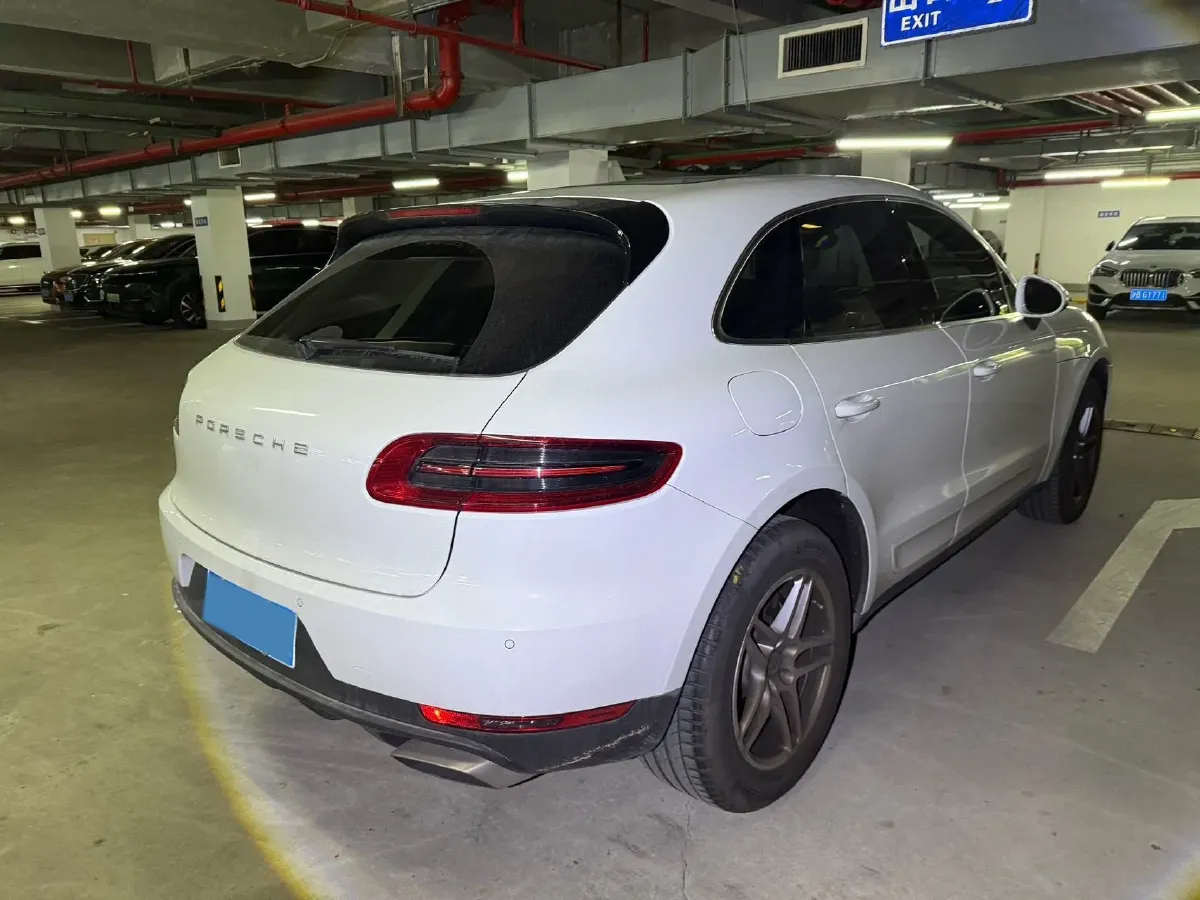 2017 YuTong T7 6.0L 316HP V8 6AT,autocango,china used car exporter,china ev exporter,chinese used car exporter,chinese used ev exporter