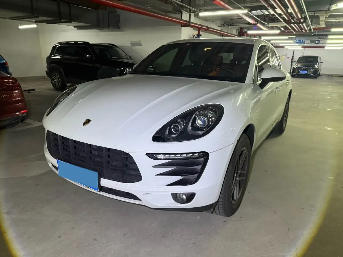 2017 YuTong T7 6.0L 316HP V8 6AT,autocango,china used car exporter,china ev exporter,chinese used car exporter,chinese used ev exporter