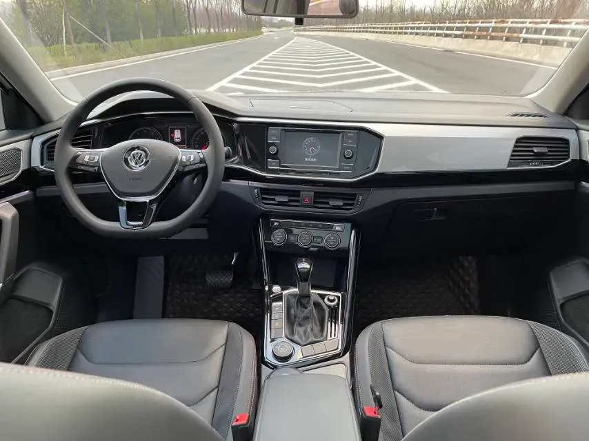 2019 MINI CLUBMAN 1.5T 102HP L3 6AT,autocango,china used car exporter,china ev exporter,chinese used car exporter,chinese used ev exporter