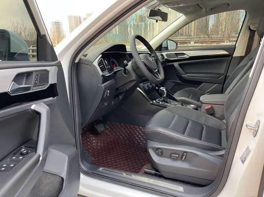 2019 MINI CLUBMAN 1.5T 102HP L3 6AT,autocango,china used car exporter,china ev exporter,chinese used car exporter,chinese used ev exporter
