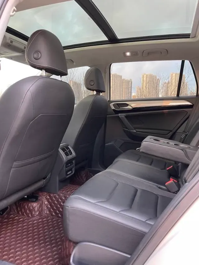 2019 MINI CLUBMAN 1.5T 102HP L3 6AT,autocango,china used car exporter,china ev exporter,chinese used car exporter,chinese used ev exporter