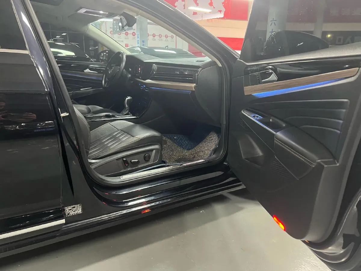 2021 Volkswagen Passat 2.0T 186HP L4 7DCT,autocango,china used car exporter,china ev exporter,chinese used car exporter,chinese used ev exporter