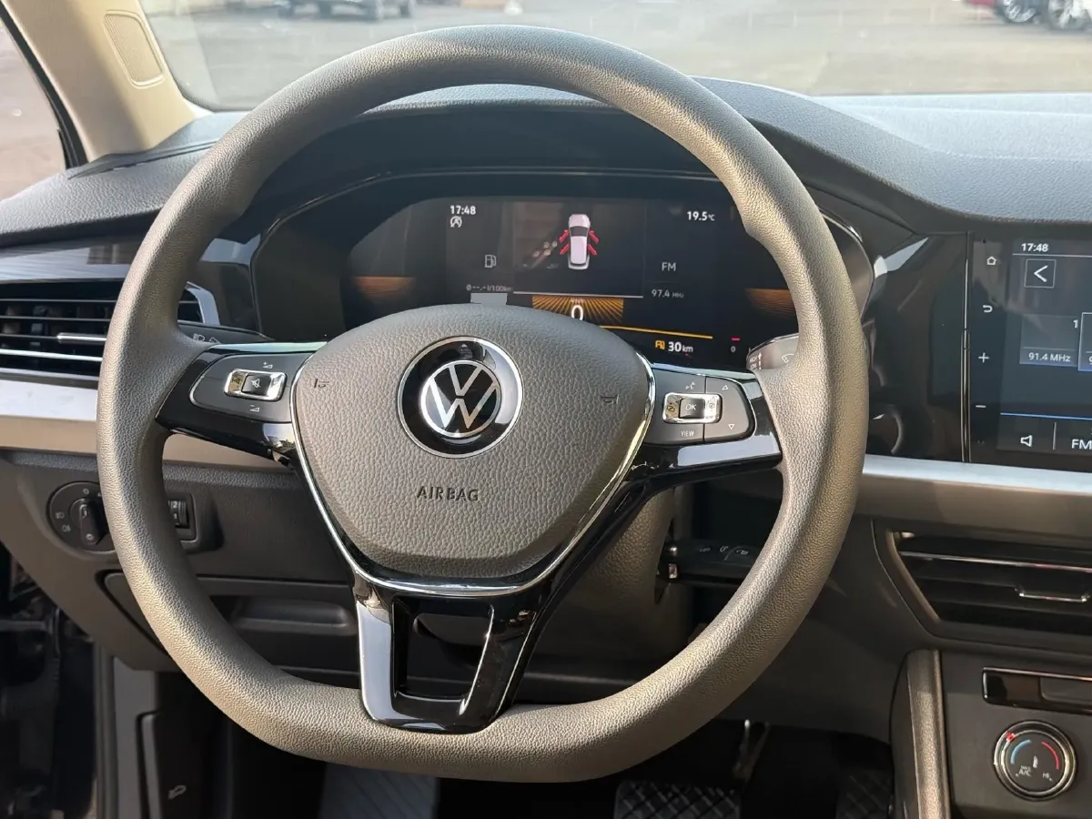 2022 Bestune B70 2.0T 224HP L4 6AT,autocango,china used car exporter,china ev exporter,chinese used car exporter,chinese used ev exporter