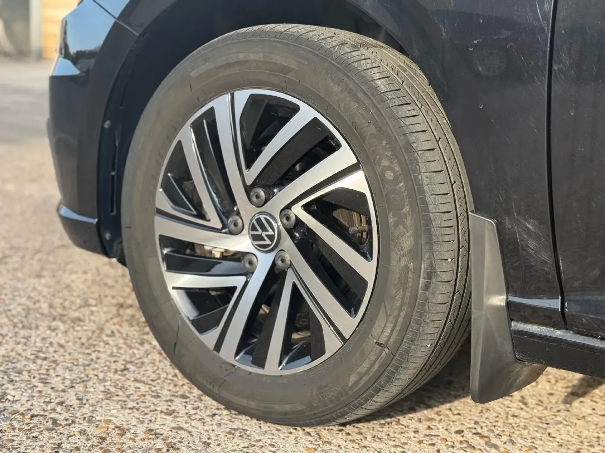 2022 Bestune B70 2.0T 224HP L4 6AT,autocango,china used car exporter,china ev exporter,chinese used car exporter,chinese used ev exporter