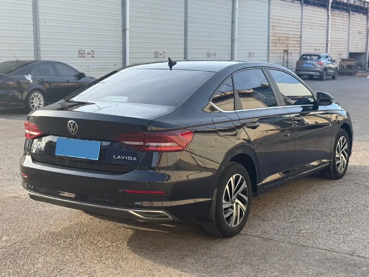 2022 Bestune B70 2.0T 224HP L4 6AT,autocango,china used car exporter,china ev exporter,chinese used car exporter,chinese used ev exporter