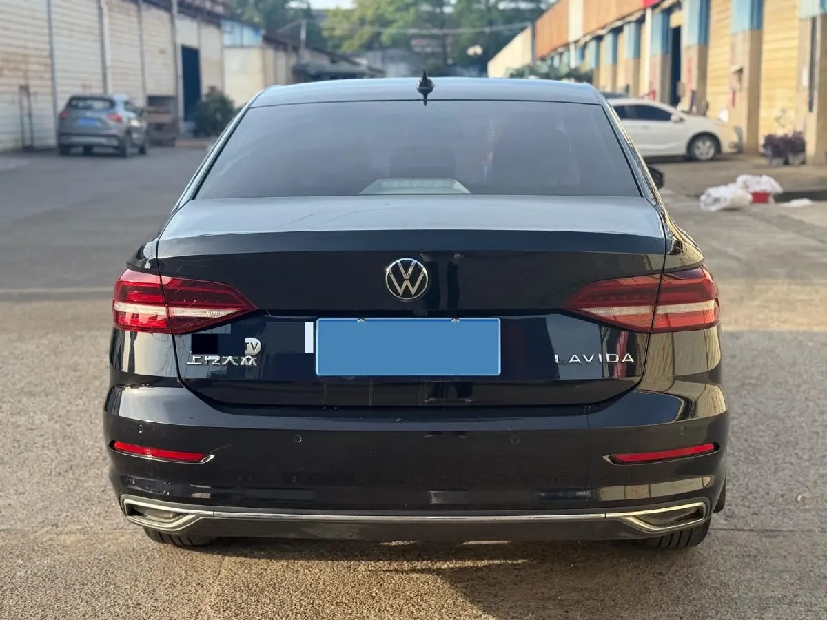 2022 Bestune B70 2.0T 224HP L4 6AT,autocango,china used car exporter,china ev exporter,chinese used car exporter,chinese used ev exporter