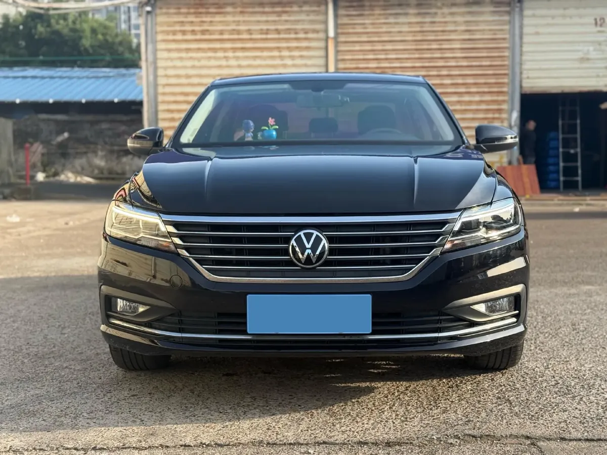 2022 Bestune B70 2.0T 224HP L4 6AT,autocango,china used car exporter,china ev exporter,chinese used car exporter,chinese used ev exporter