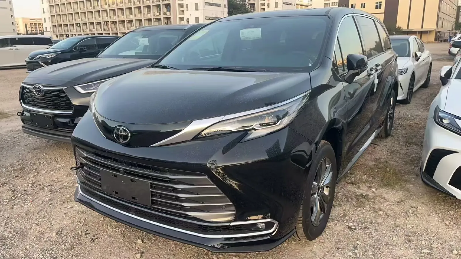 2026 Toyota Sienna 2.5L 189HP L4 E-CVT Hybrid,autocango,china used car exporter,china ev exporter,chinese used car exporter,chinese used ev exporter