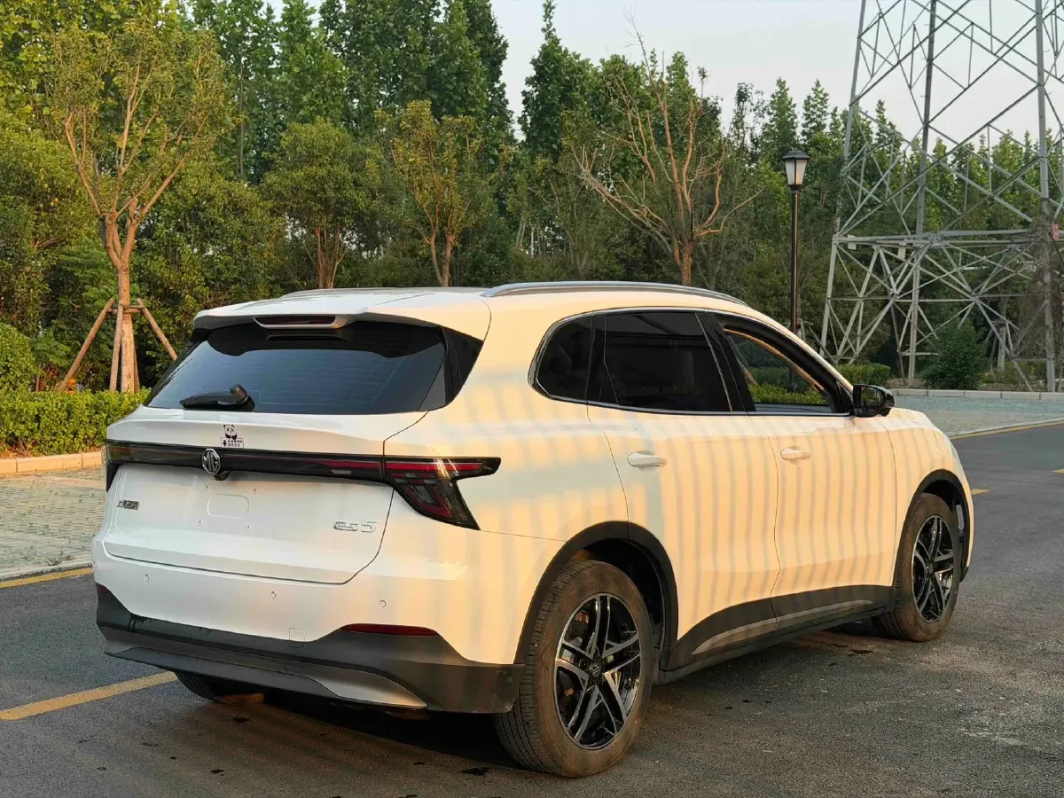 2025 MG MG ES5 BEV 62.2KWH,autocango,china used car exporter,china ev exporter,chinese used car exporter,chinese used ev exporter