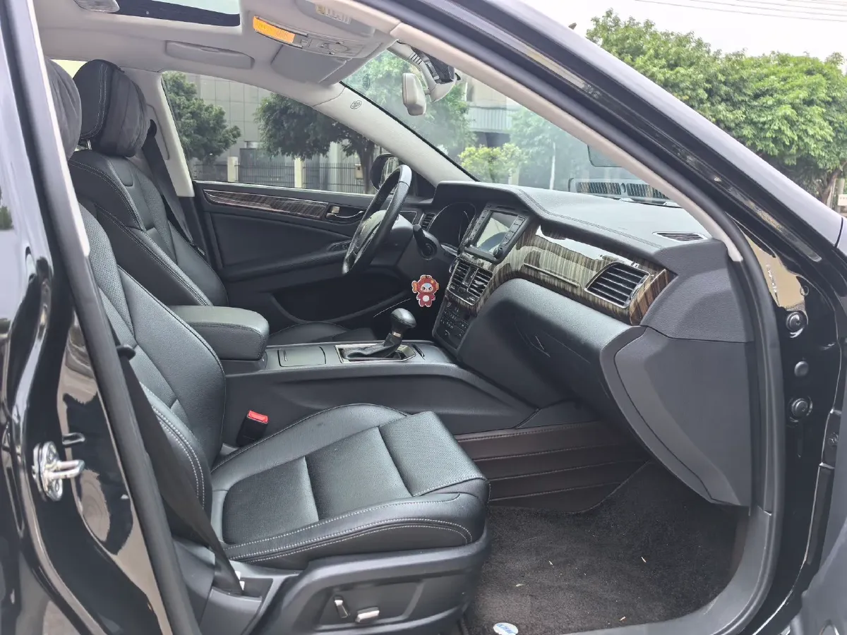 2021 HongQi H7 1.8T 188HP L4 6AT,autocango,china used car exporter,china ev exporter,chinese used car exporter,chinese used ev exporter