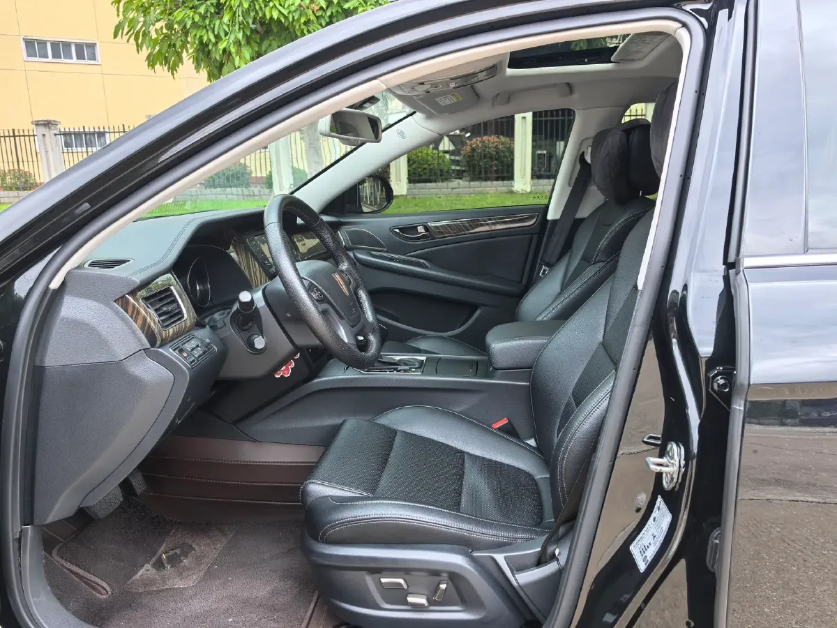 2021 HongQi H7 1.8T 188HP L4 6AT,autocango,china used car exporter,china ev exporter,chinese used car exporter,chinese used ev exporter