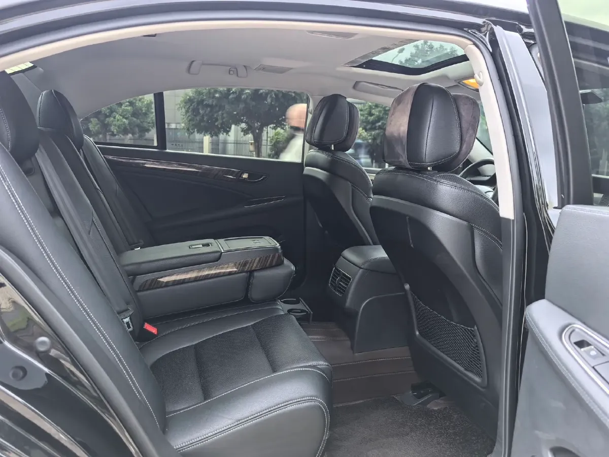 2021 HongQi H7 1.8T 188HP L4 6AT,autocango,china used car exporter,china ev exporter,chinese used car exporter,chinese used ev exporter