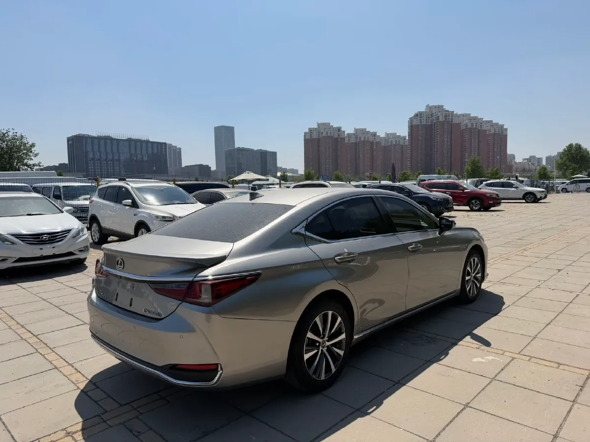 2020 Lexus ES 2.5L 178HP L4 E-CVT Hybrid,autocango,china used car exporter,china ev exporter,chinese used car exporter,chinese used ev exporter