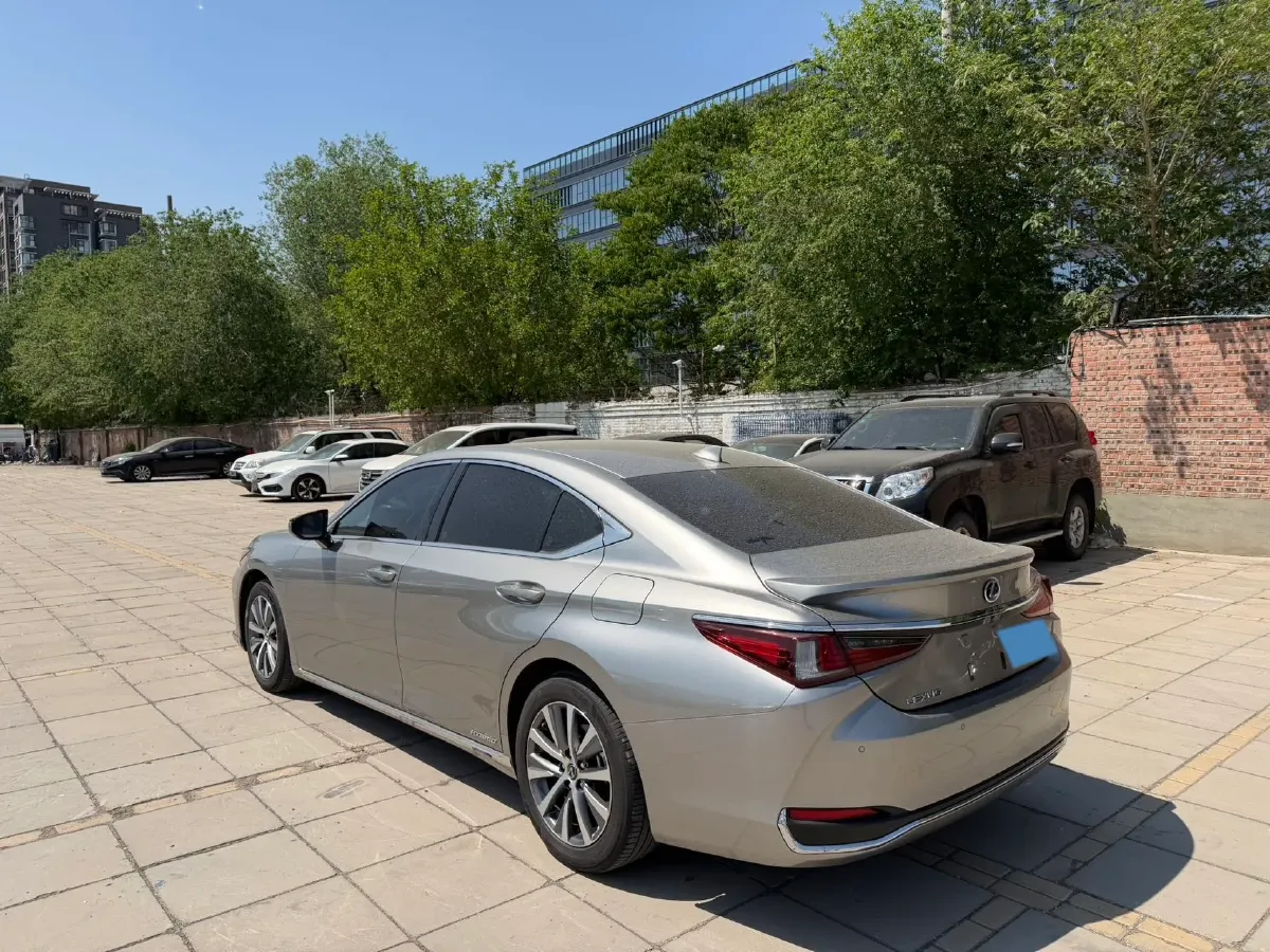 2020 Lexus ES 2.5L 178HP L4 E-CVT Hybrid,autocango,china used car exporter,china ev exporter,chinese used car exporter,chinese used ev exporter