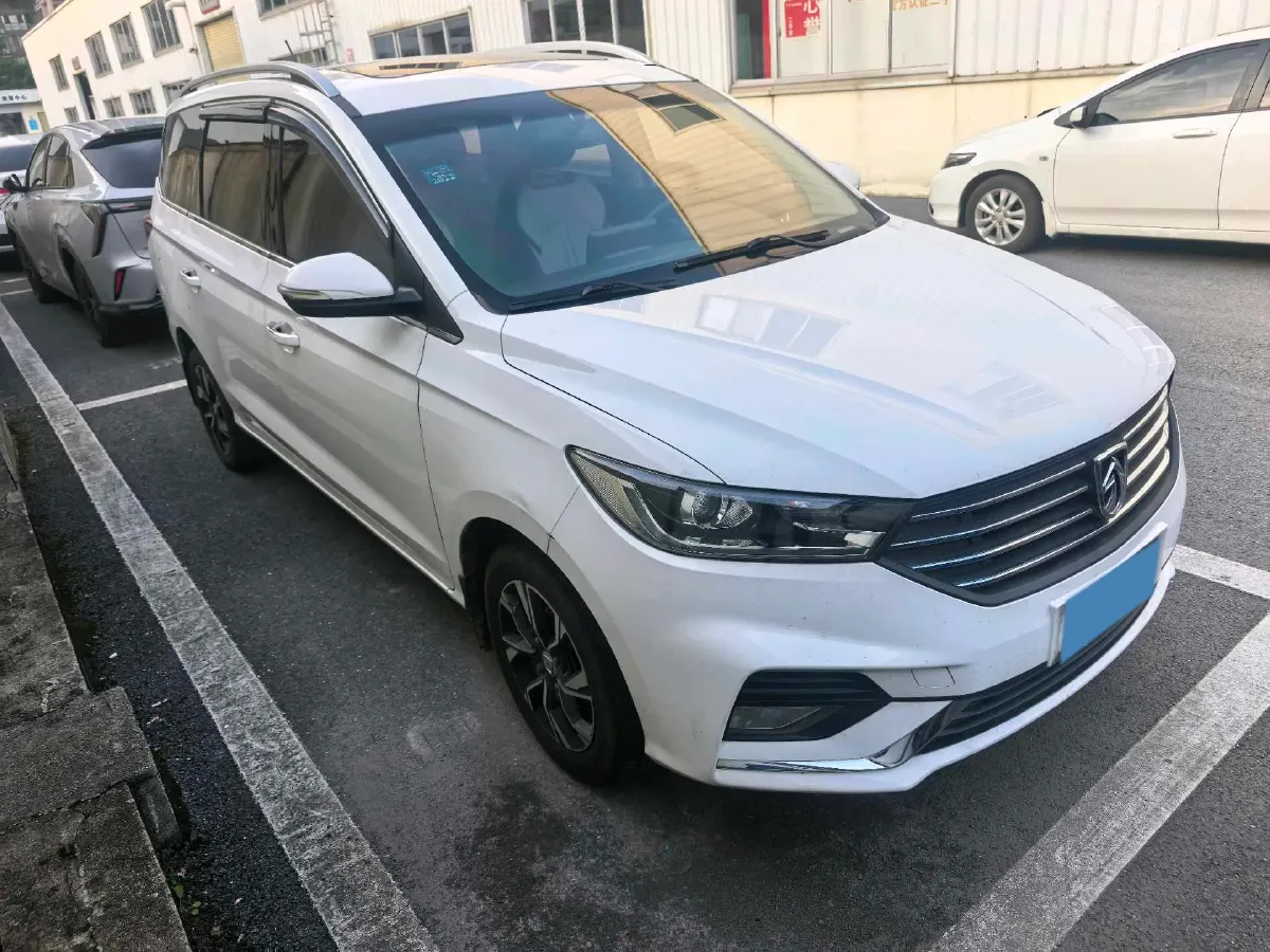 2018 BaoJun 360 1.5L 112HP L4 6MT,autocango,china used car exporter,china ev exporter,chinese used car exporter,chinese used ev exporter