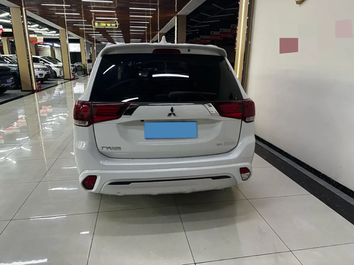 2021 Mitsubishi Outlander 2.0L 166HP L4 CVT,autocango,china used car exporter,china ev exporter,chinese used car exporter,chinese used ev exporter