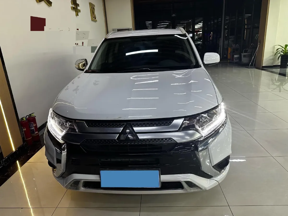 2021 Mitsubishi Outlander 2.0L 166HP L4 CVT,autocango,china used car exporter,china ev exporter,chinese used car exporter,chinese used ev exporter