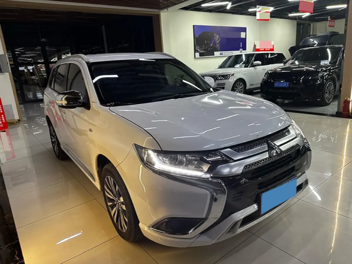 2021 Mitsubishi Outlander 2.0L 166HP L4 CVT,autocango,china used car exporter,china ev exporter,chinese used car exporter,chinese used ev exporter