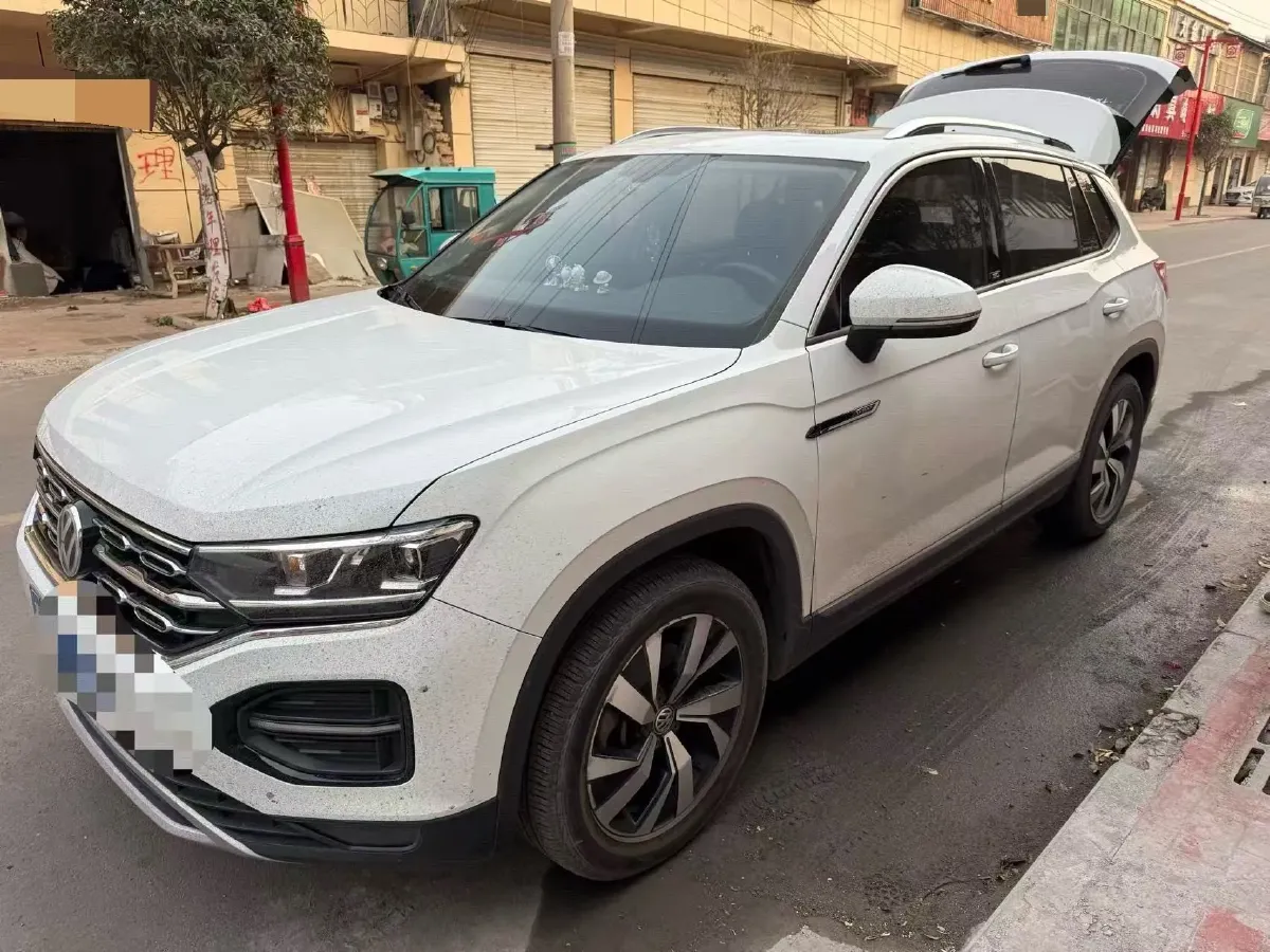 2019 Jeep Cherokee 2.0T 234HP L4 9AT,autocango,china used car exporter,china ev exporter,chinese used car exporter,chinese used ev exporter