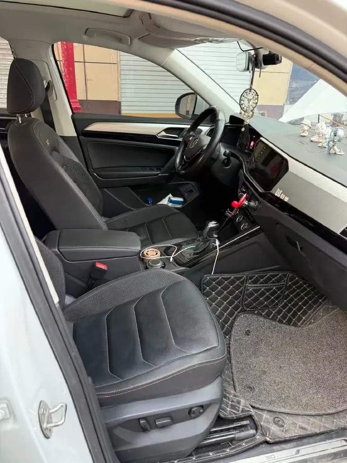 2019 Jeep Cherokee 2.0T 234HP L4 9AT,autocango,china used car exporter,china ev exporter,chinese used car exporter,chinese used ev exporter