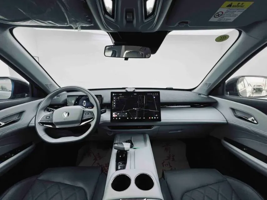 2024 ChangAn UNI-Z 1.5L 98HP L4 E-CVT PHEV 18.4KWH,autocango,china used car exporter,china ev exporter,chinese used car exporter,chinese used ev exporter
