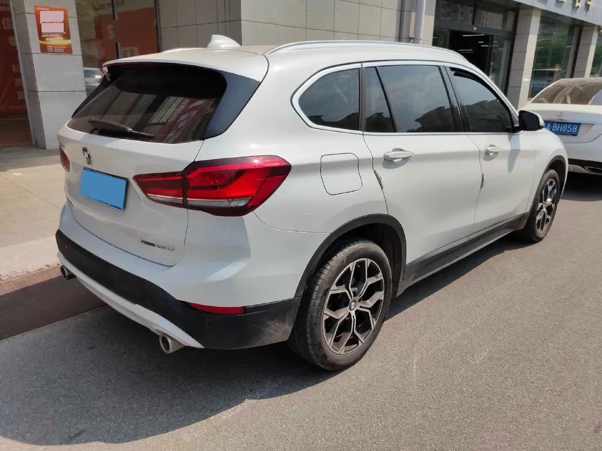 2022 BMW X1 2.0T 192HP L4 7DCT,autocango,china used car exporter,china ev exporter,chinese used car exporter,chinese used ev exporter