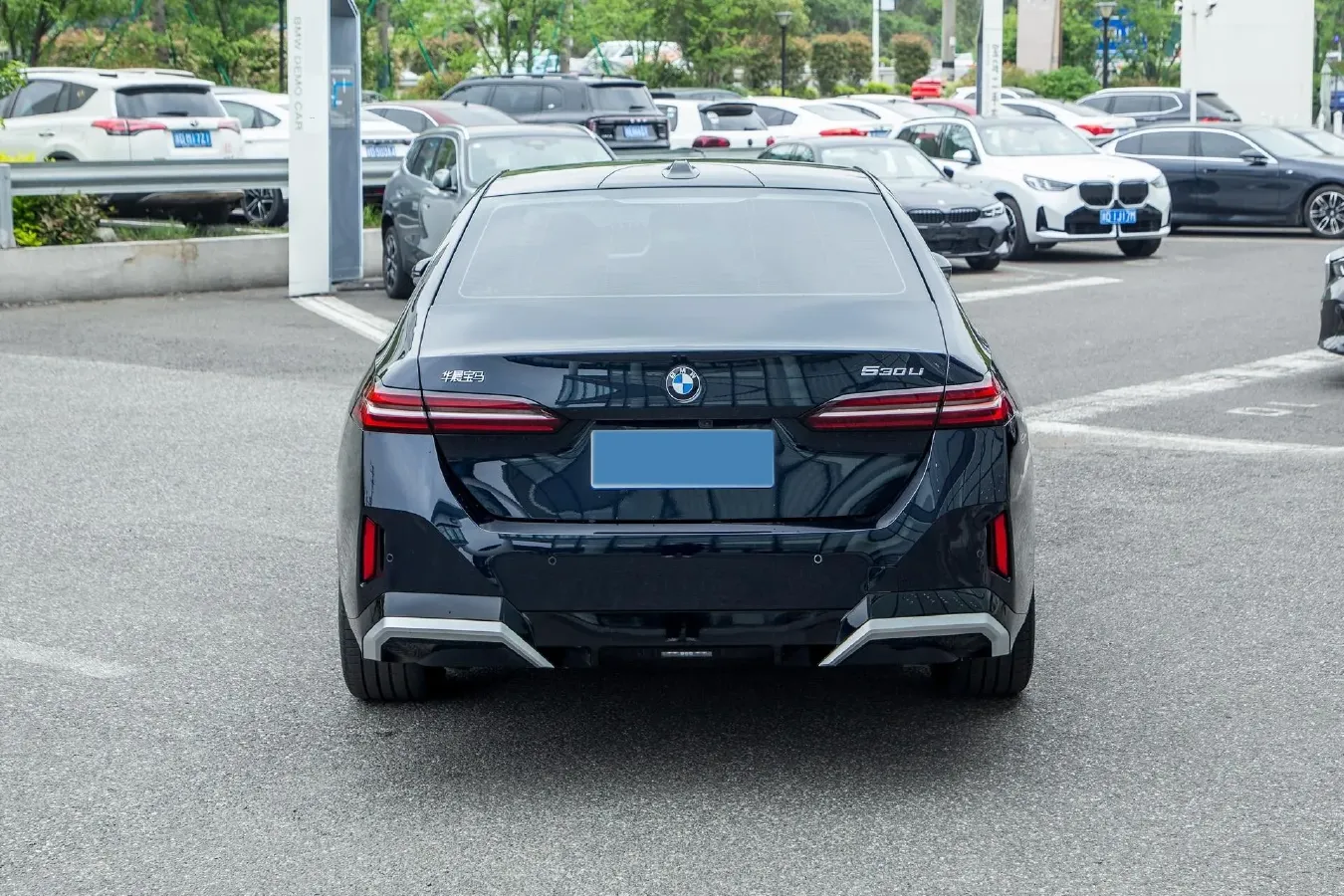 2025 BMW 5 Series 2.0T 258HP L4 8AT,autocango,china used car exporter,china ev exporter,chinese used car exporter,chinese used ev exporter