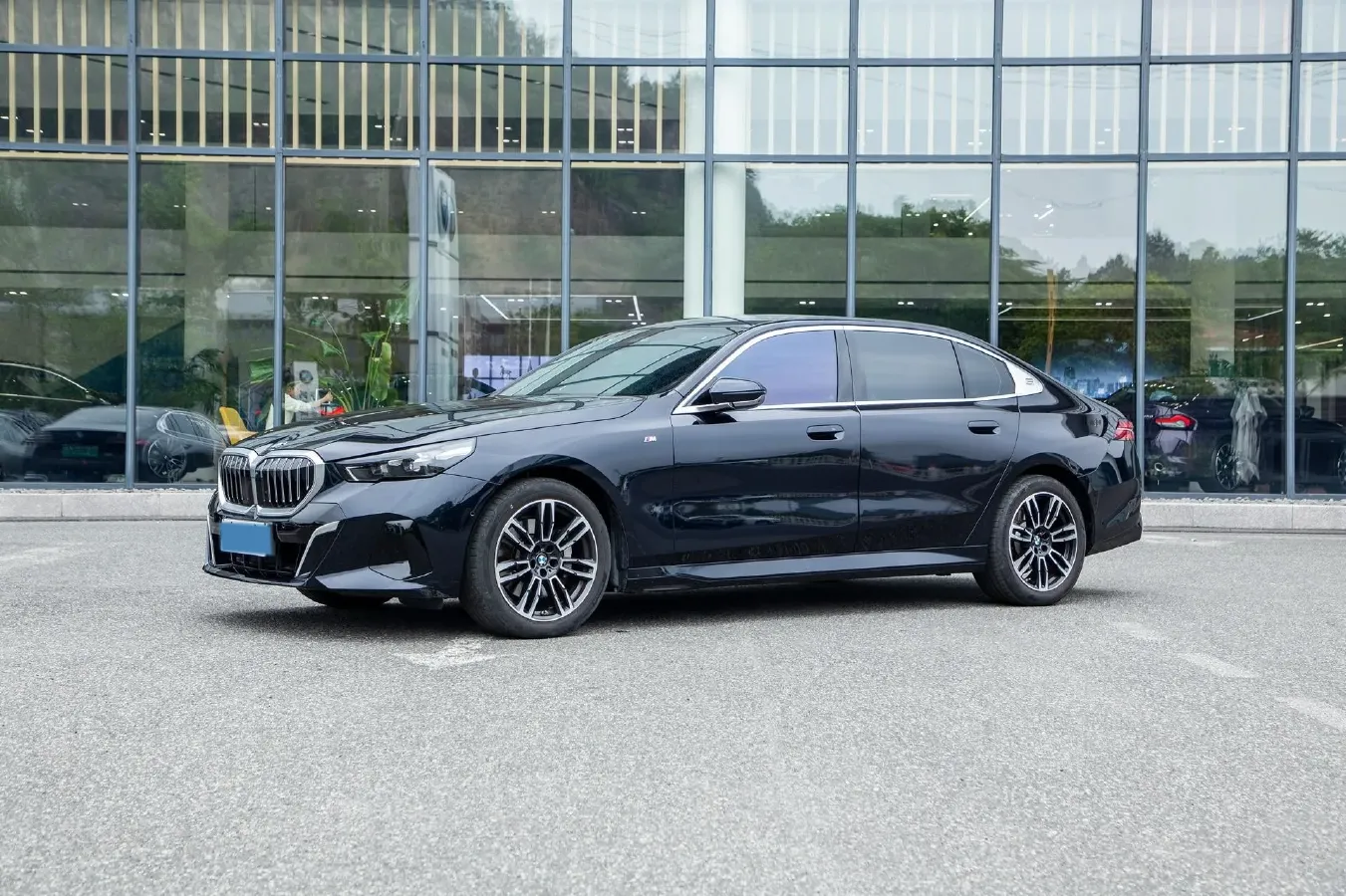 2025 BMW 5 Series 2.0T 258HP L4 8AT,autocango,china used car exporter,china ev exporter,chinese used car exporter,chinese used ev exporter