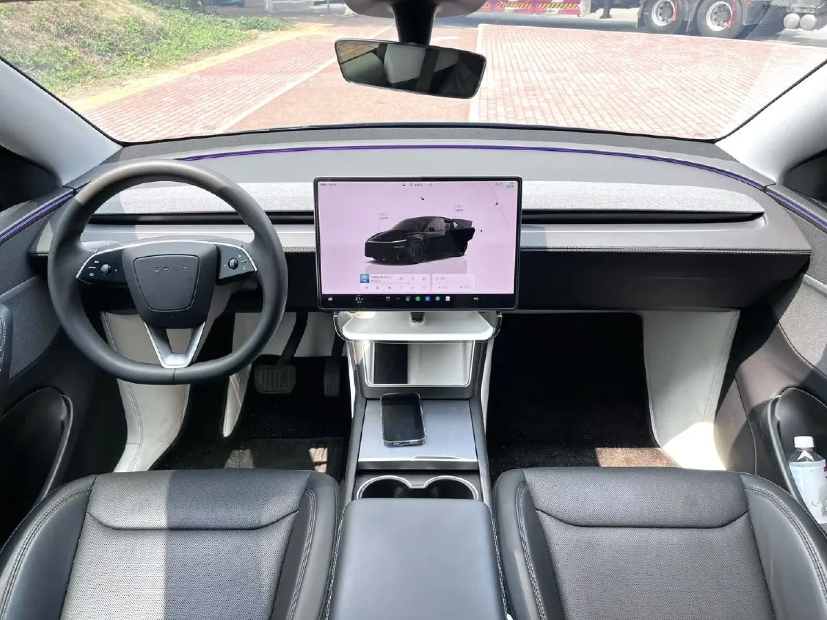 2025 Tesla Model Y BEV 62.5KWH,autocango,china used car exporter,china ev exporter,chinese used car exporter,chinese used ev exporter
