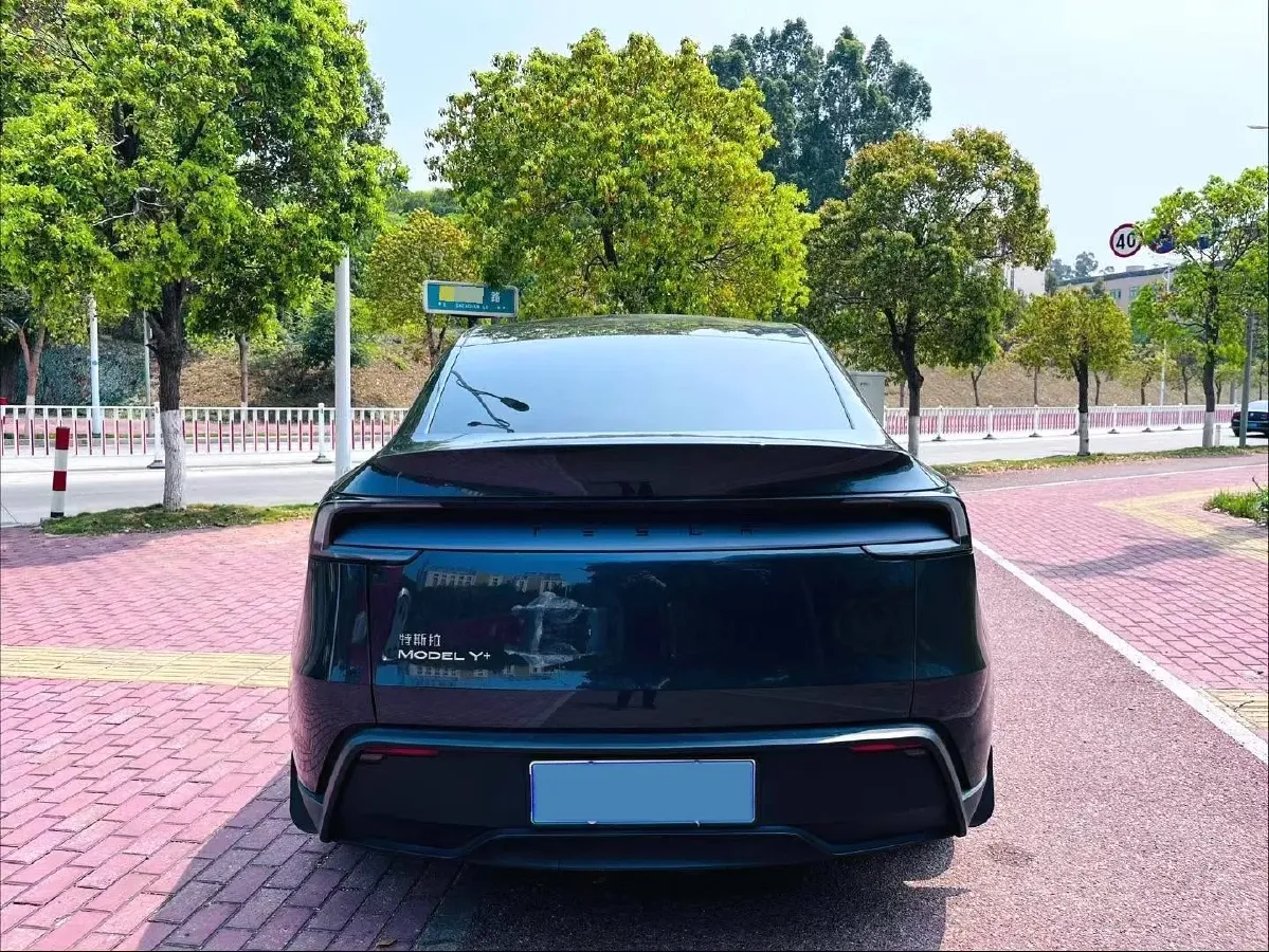 2025 Tesla Model Y BEV 62.5KWH,autocango,china used car exporter,china ev exporter,chinese used car exporter,chinese used ev exporter