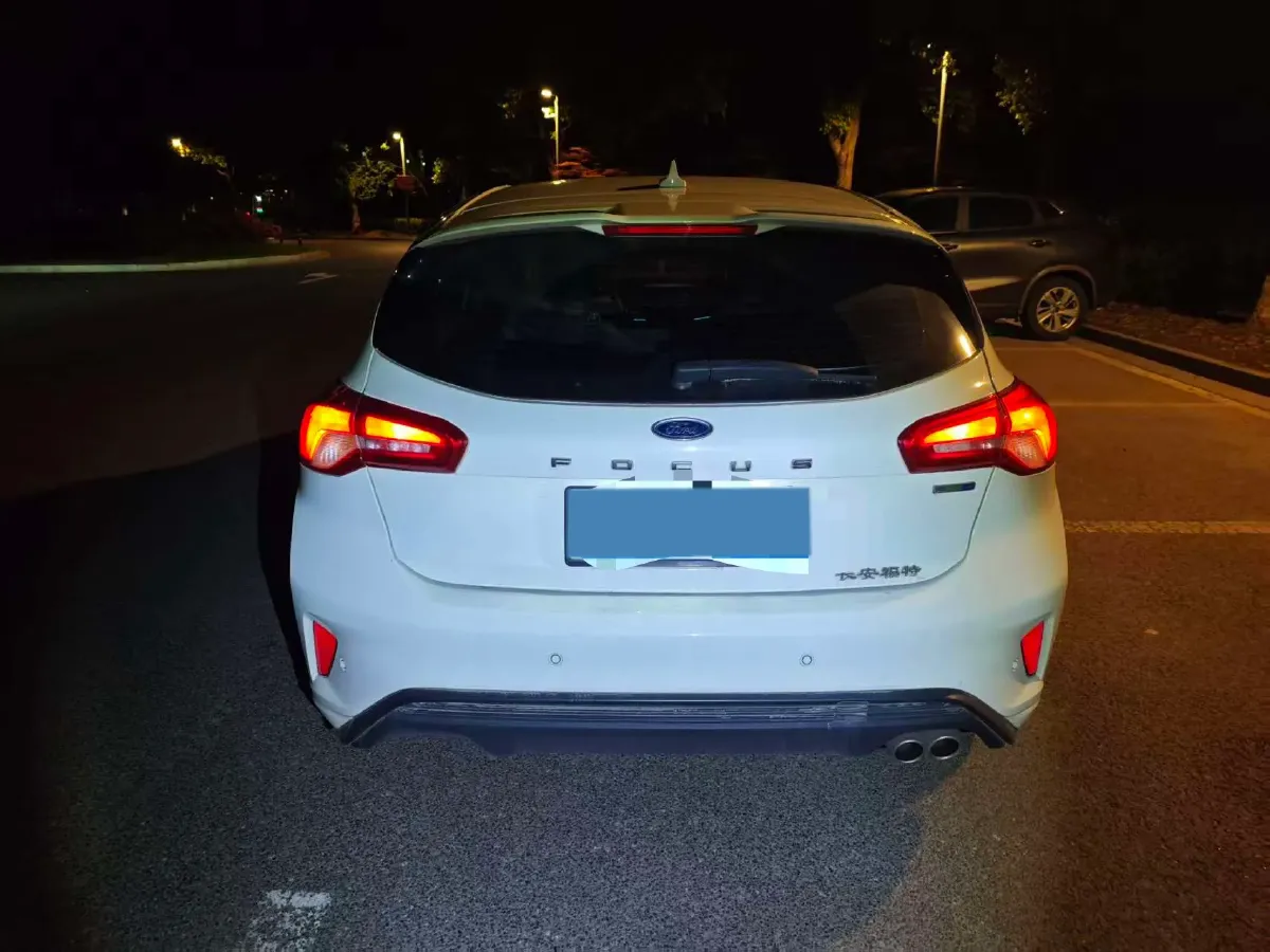 2021 Ford Focus 1.5T 174HP L3 8AT,autocango,china used car exporter,china ev exporter,chinese used car exporter,chinese used ev exporter