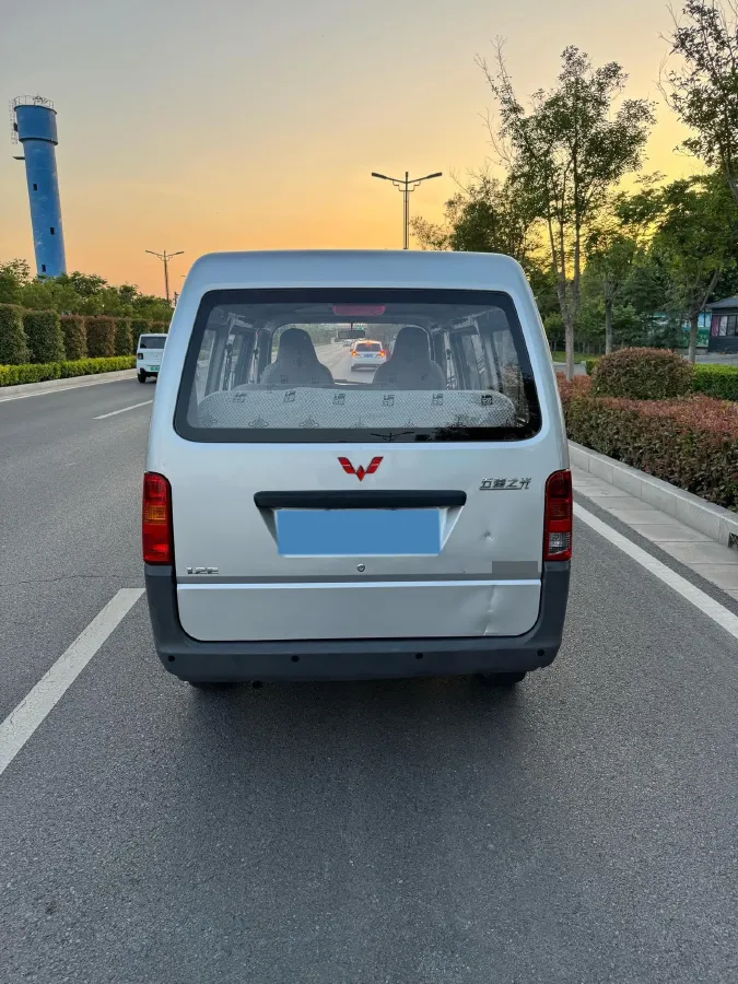 2015 WuLing ZhiGuang 1.2L 82HP L4 5MT,autocango,china used car exporter,china ev exporter,chinese used car exporter,chinese used ev exporter