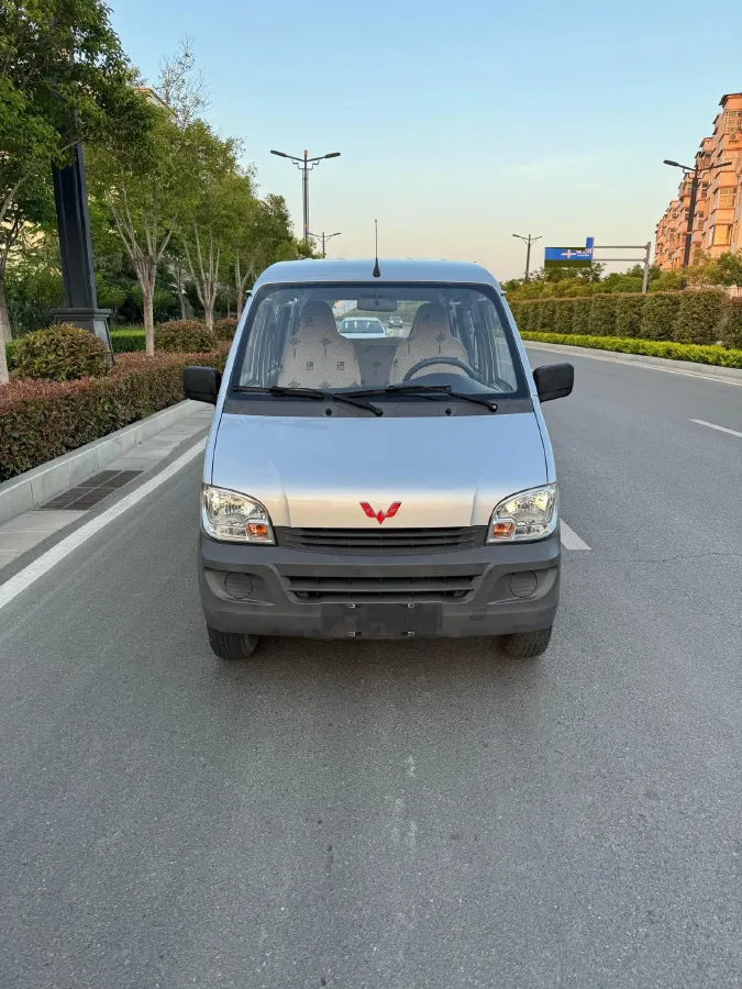 2015 WuLing ZhiGuang 1.2L 82HP L4 5MT,autocango,china used car exporter,china ev exporter,chinese used car exporter,chinese used ev exporter