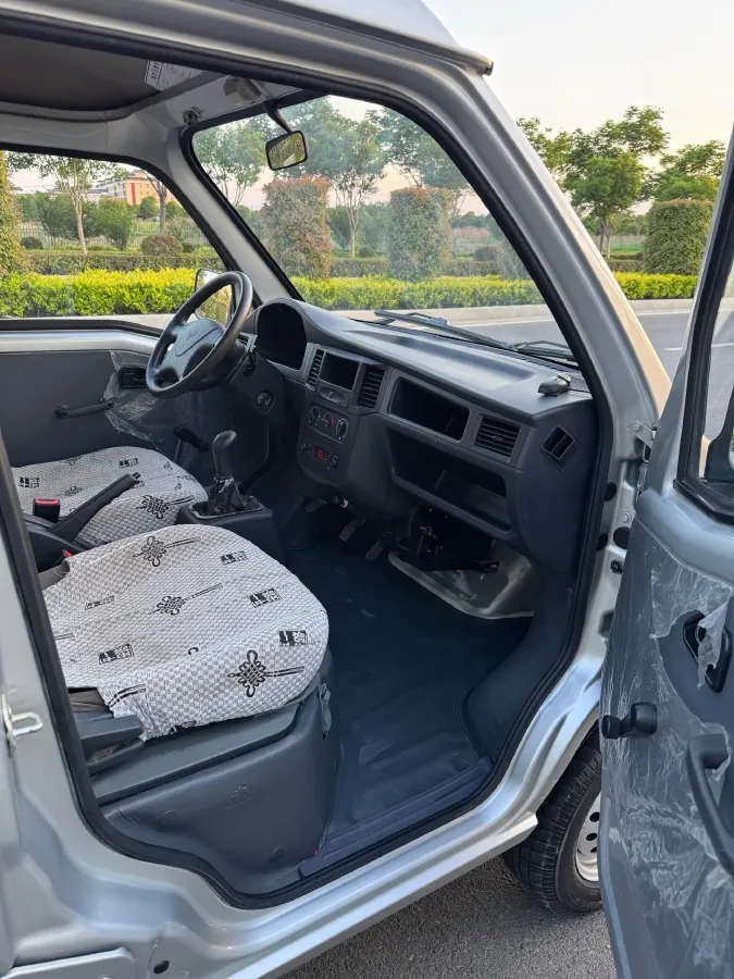 2015 WuLing ZhiGuang 1.2L 82HP L4 5MT,autocango,china used car exporter,china ev exporter,chinese used car exporter,chinese used ev exporter