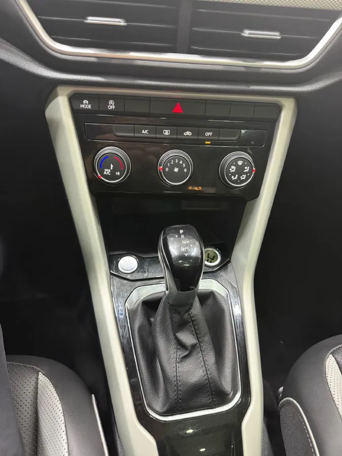 2023 Volkswagen T-Roc 1.4T 150HP L4 7DCT,autocango,china used car exporter,china ev exporter,chinese used car exporter,chinese used ev exporter
