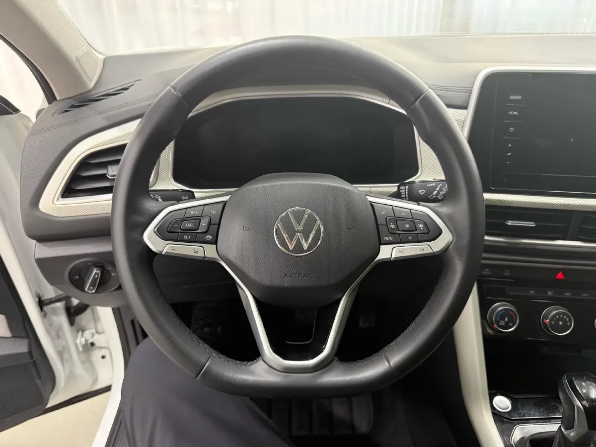 2023 Volkswagen T-Roc 1.4T 150HP L4 7DCT,autocango,china used car exporter,china ev exporter,chinese used car exporter,chinese used ev exporter
