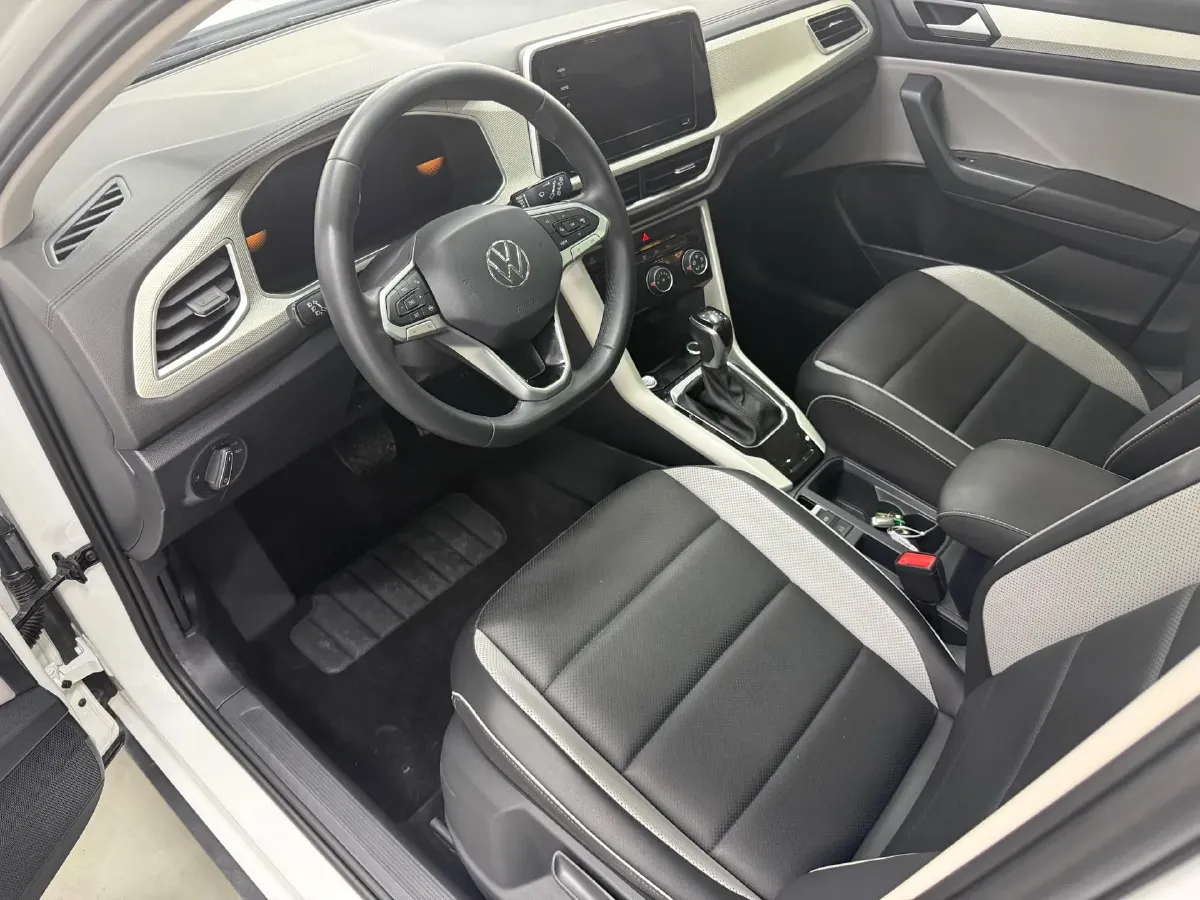 2023 Volkswagen T-Roc 1.4T 150HP L4 7DCT,autocango,china used car exporter,china ev exporter,chinese used car exporter,chinese used ev exporter