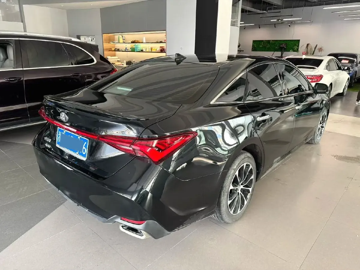 2022 Toyota Avalon 2.5L 209HP L4 8AT,autocango,china used car exporter,china ev exporter,chinese used car exporter,chinese used ev exporter