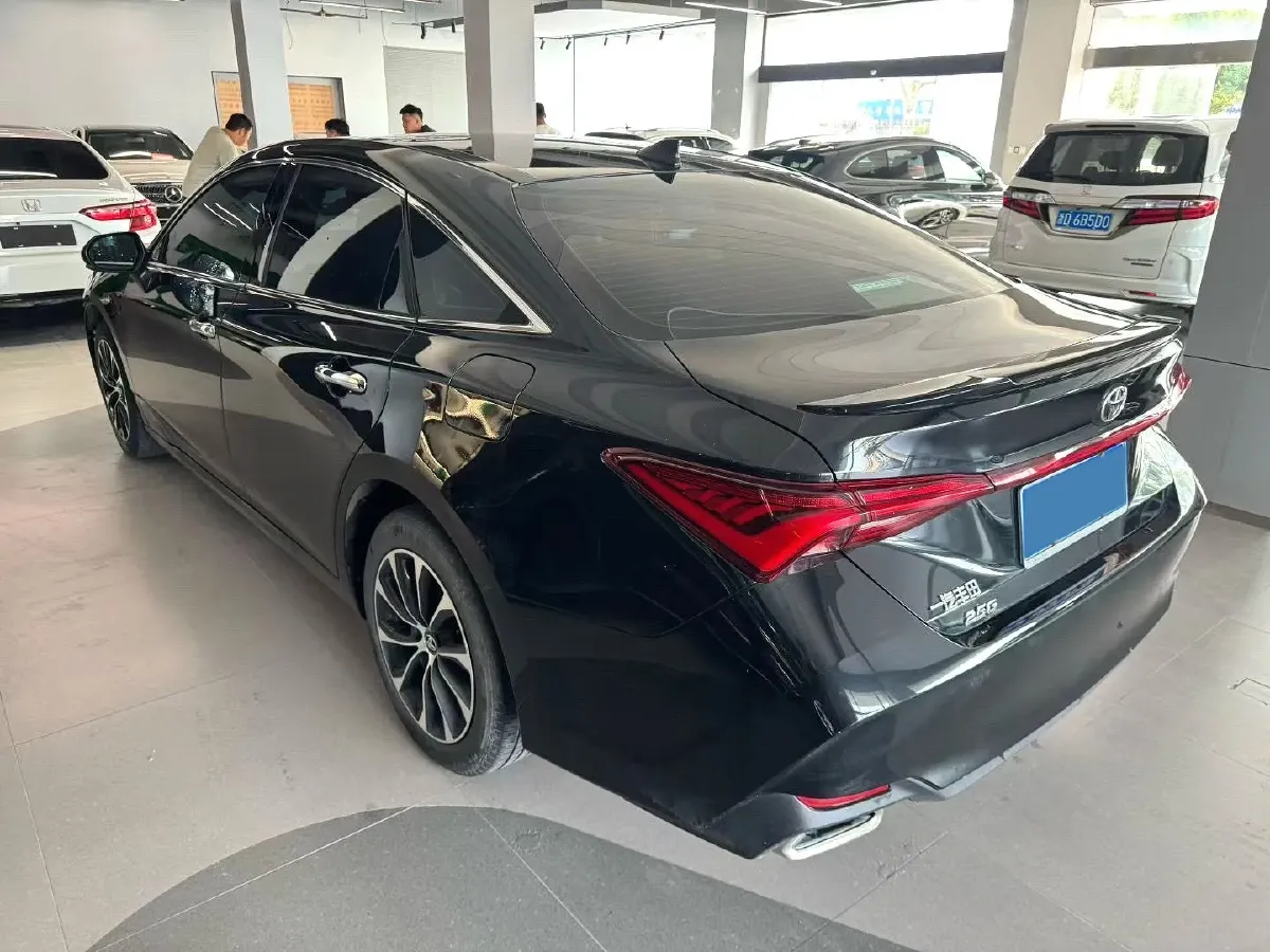 2022 Toyota Avalon 2.5L 209HP L4 8AT,autocango,china used car exporter,china ev exporter,chinese used car exporter,chinese used ev exporter