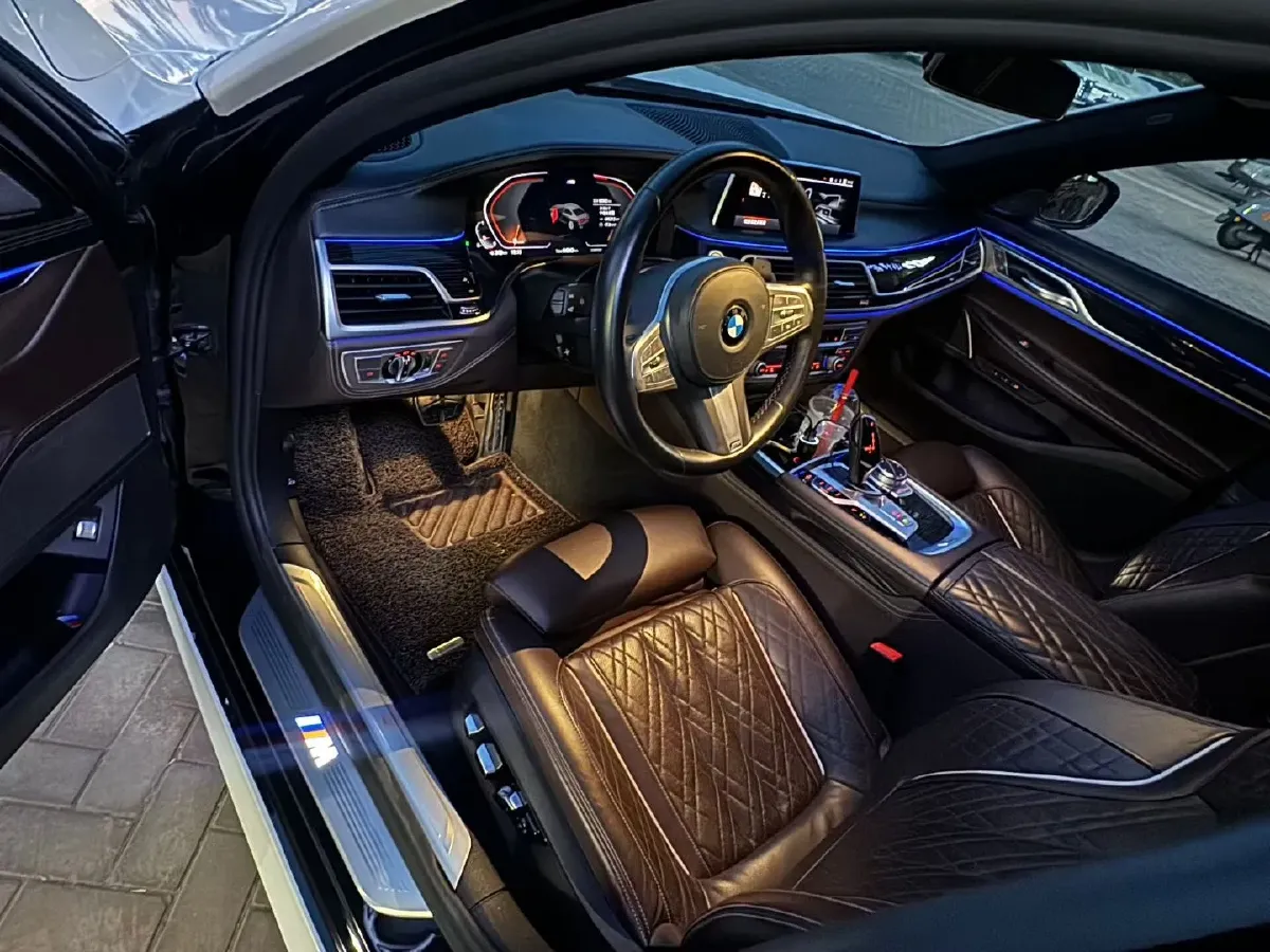 2019 BMW 7 Series 3.0T 340HP L6 8AT,autocango,china used car exporter,china ev exporter,chinese used car exporter,chinese used ev exporter