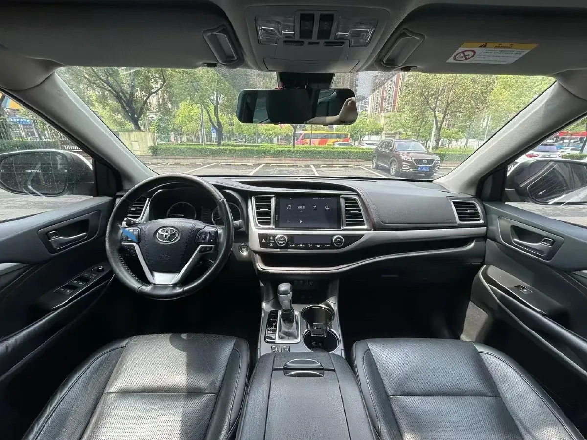 2018 Jeep Grand Commander 2.0T 265HP L4 9AT,autocango,china used car exporter,china ev exporter,chinese used car exporter,chinese used ev exporter