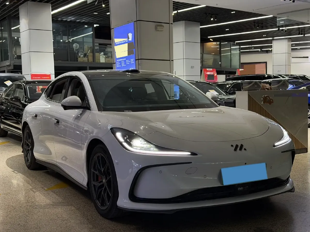 2024 IM L6 BEV 75KWH,autocango,china used car exporter,china ev exporter,chinese used car exporter,chinese used ev exporter