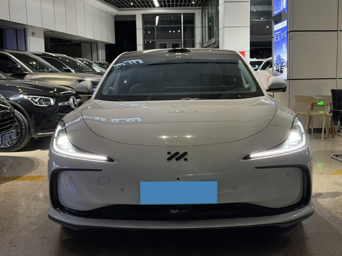 2024 IM L6 BEV 75KWH,autocango,china used car exporter,china ev exporter,chinese used car exporter,chinese used ev exporter