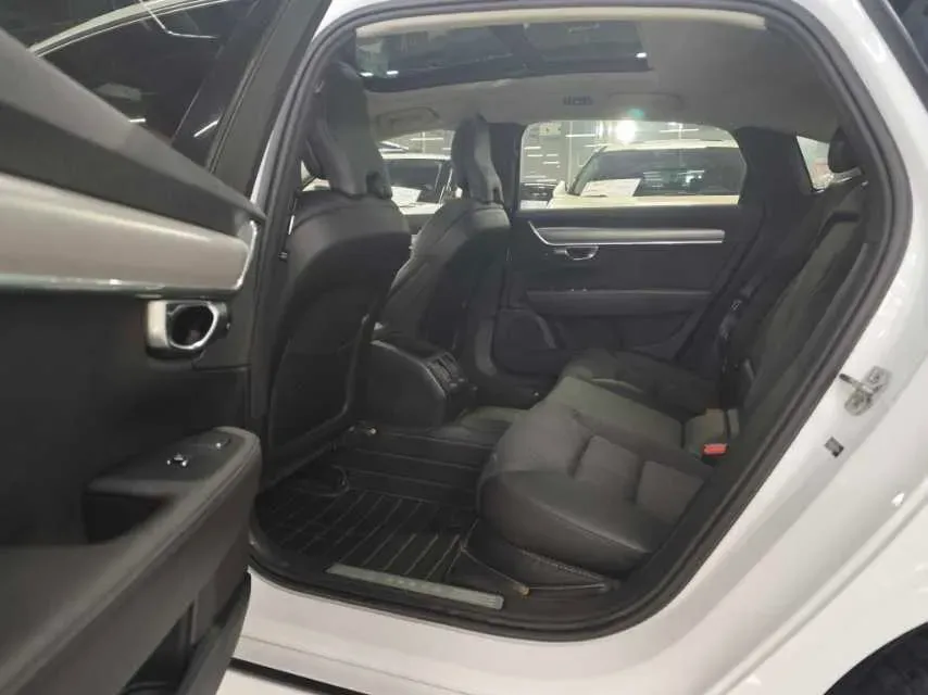 2020 Volvo S90 2.0T 190HP L4 8AT,autocango,china used car exporter,china ev exporter,chinese used car exporter,chinese used ev exporter