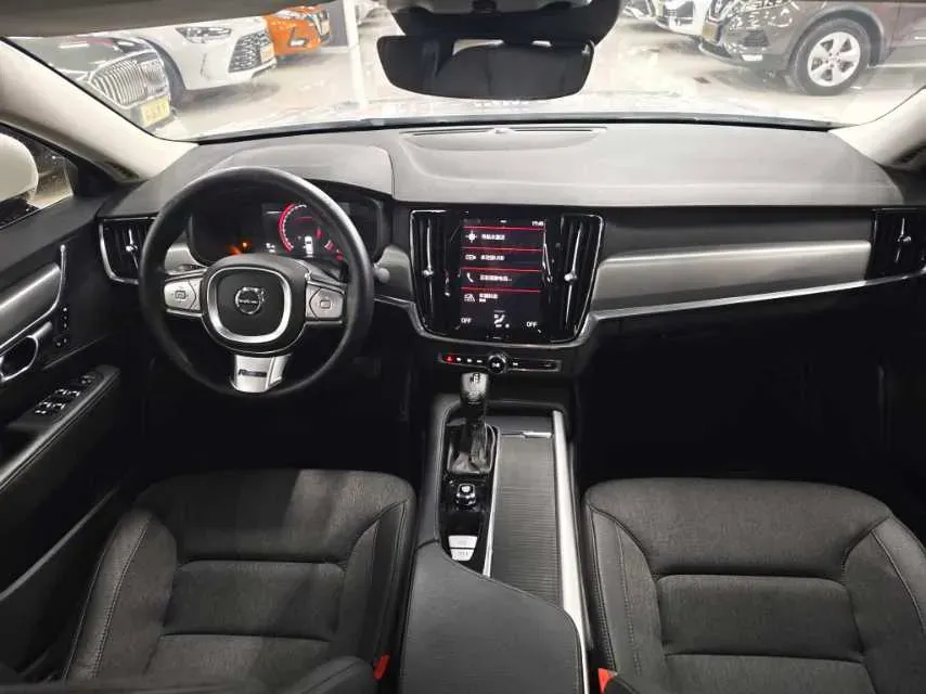 2020 Volvo S90 2.0T 190HP L4 8AT,autocango,china used car exporter,china ev exporter,chinese used car exporter,chinese used ev exporter
