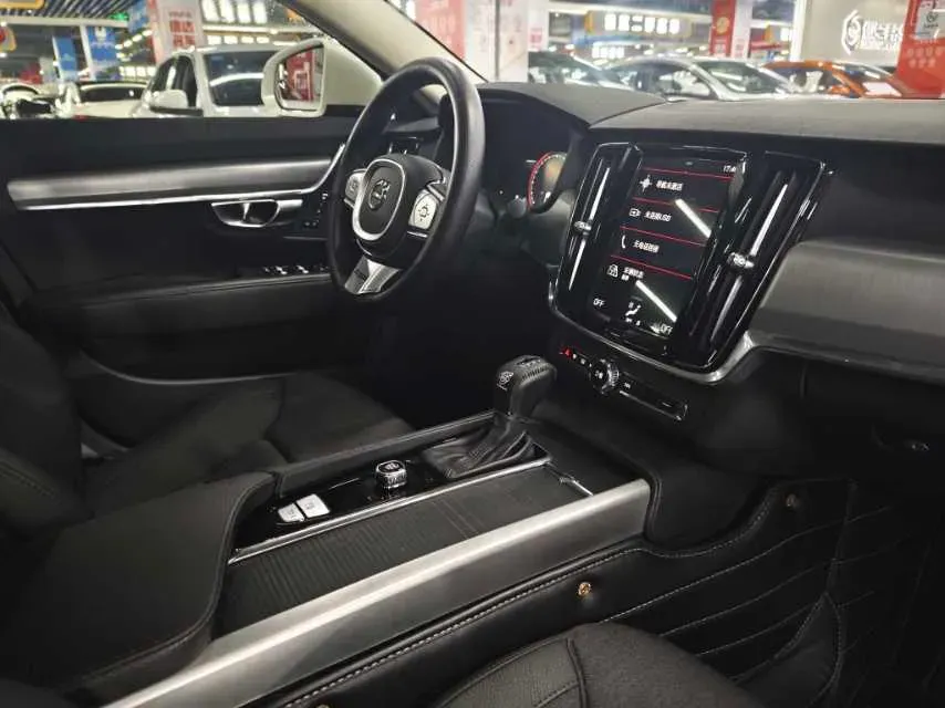 2020 Volvo S90 2.0T 190HP L4 8AT,autocango,china used car exporter,china ev exporter,chinese used car exporter,chinese used ev exporter